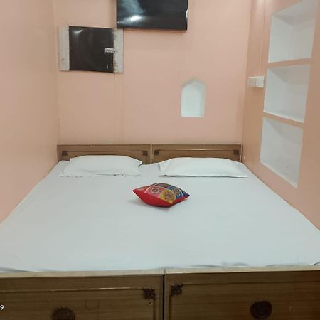 Ganga Paying Guest House Βαρανάσι Δωμάτιο φωτογραφία