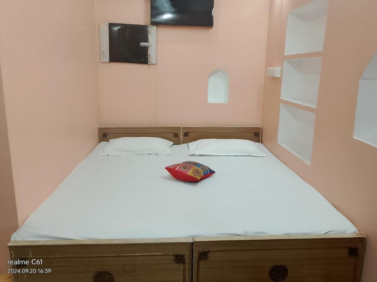 Ganga Paying Guest House Βαρανάσι Δωμάτιο φωτογραφία